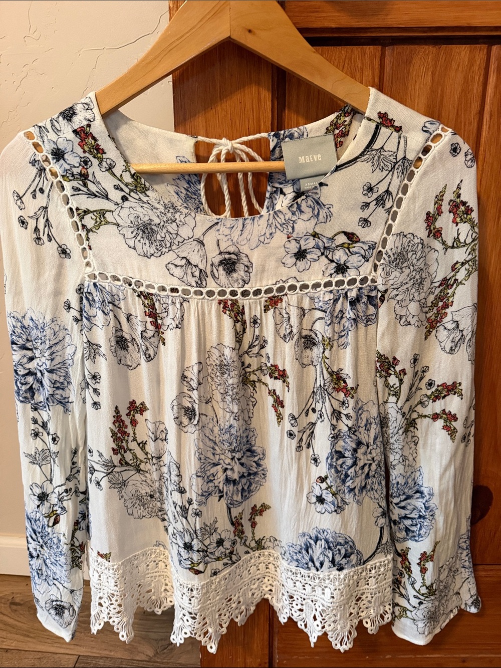 Maeve Anthropologie Blue White Floral Lace Trim Tie Back Blouse Boho XS
